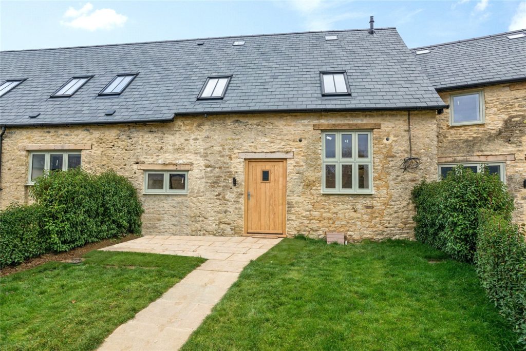 Irons Court, Middle Barton, Chipping Norton, Oxfordshire, OX7 7AY