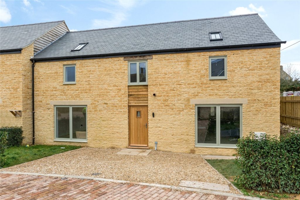 Irons Court, Middle Barton, Chipping Norton, Oxfordshire, OX7 7AY