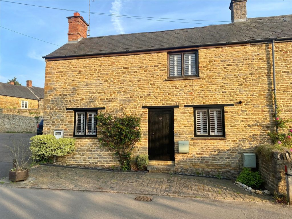 Bulls Lane, Kings Sutton, Banbury, Oxfordshire, OX17 3RB