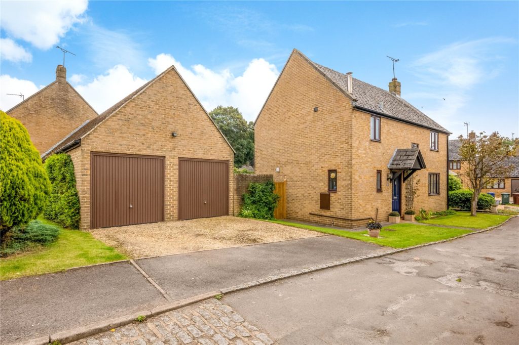 Hollybush Road, Hook Norton, Banbury, Oxfordshire, OX15 5LY