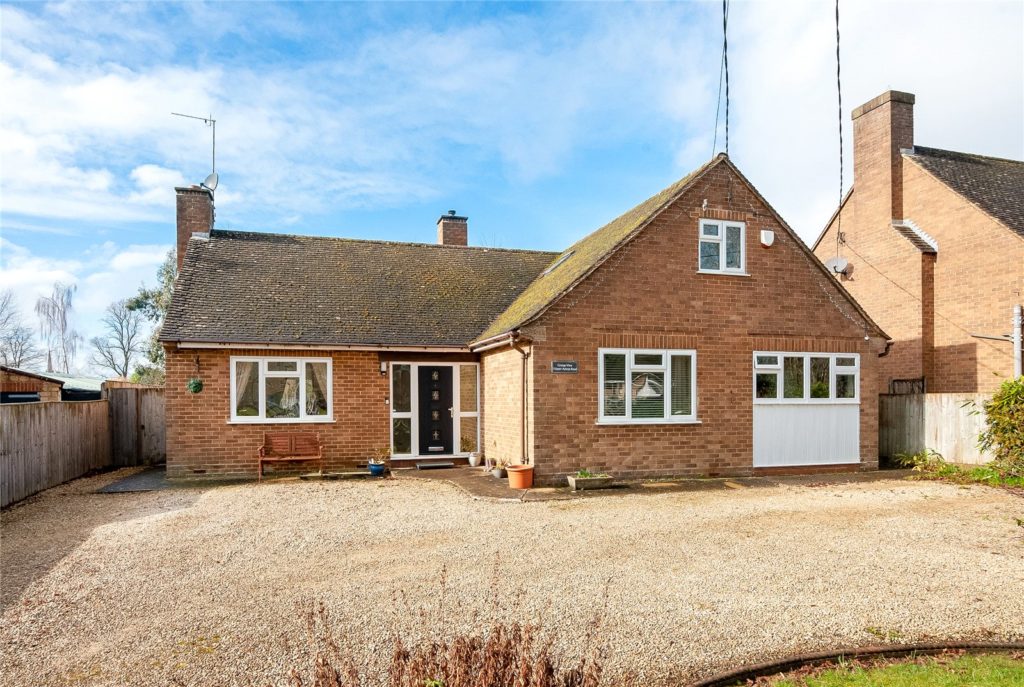 Upper Astrop Road, Kings Sutton, Banbury, Oxfordshire, OX17 3PT