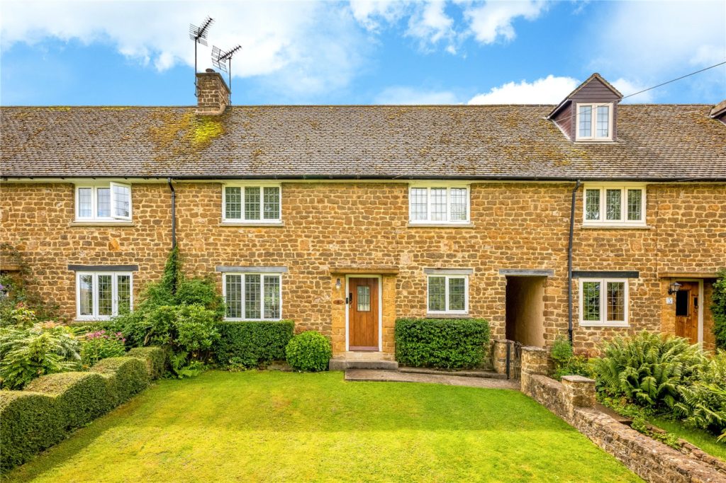 Court Close, Warmington, Banbury, Oxfordshire, OX17 1BY