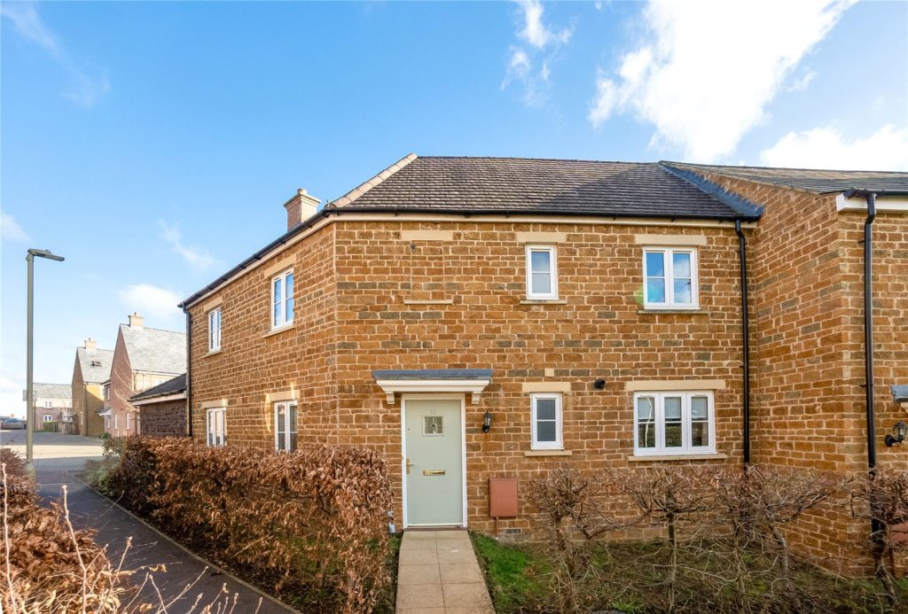 Oak Farm Close, Milcombe, Banbury, Oxfordshire, OX15 4GB