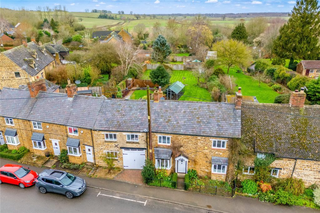 Main Street, Clifton, Banbury, Oxfordshire, OX15 0PD