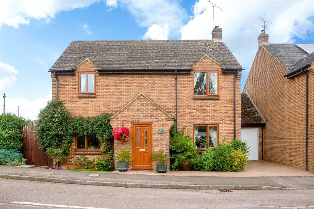 Mill Close, Deddington, Oxfordshire, OX15 0UN