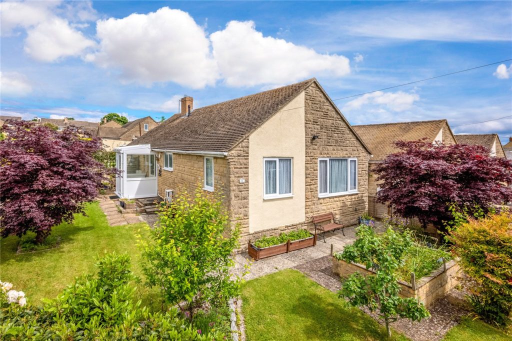 Farriers Road, Middle Barton, Chipping Norton, Oxfordshire, OX7 7EU