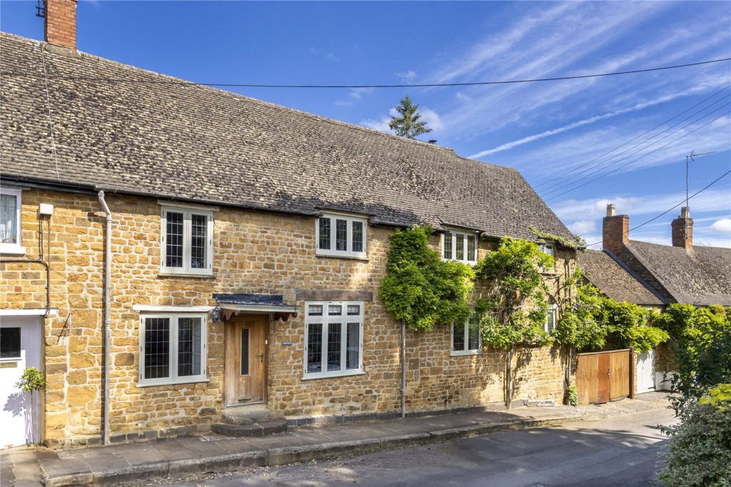 Unicorn Street, Bloxham, Banbury, Oxfordshire, OX15 4PX