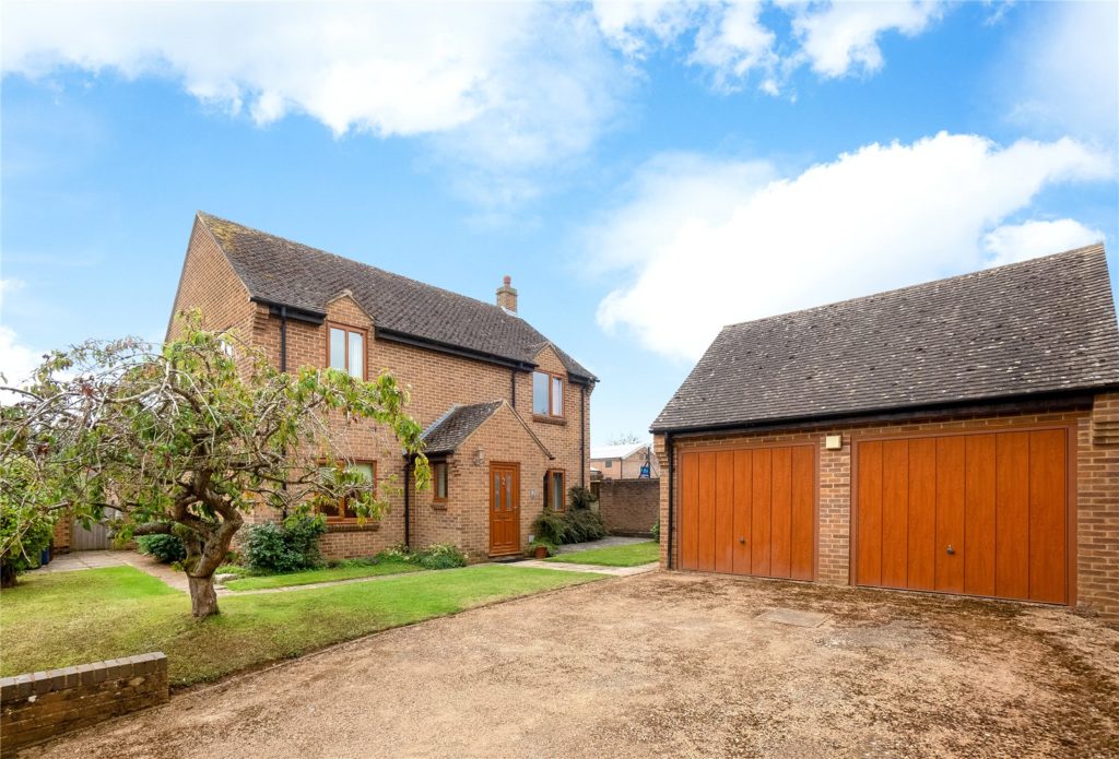 Mill Close, Hempton Road, Deddington, Oxon, OX15 0UN