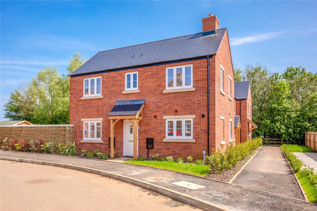 Hobart Way, Hempton Gate, Deddington, Oxfordshire, OX15 0QH