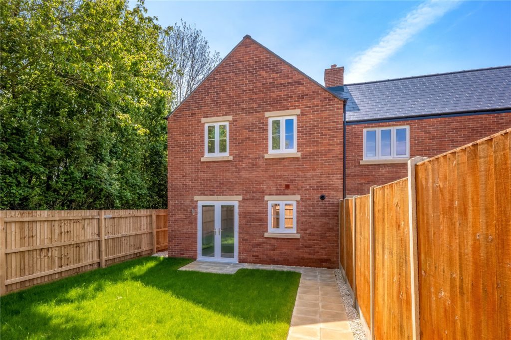 Hobart Way, Hempton Gate, Deddington, Oxfordshire, OX15 0AH