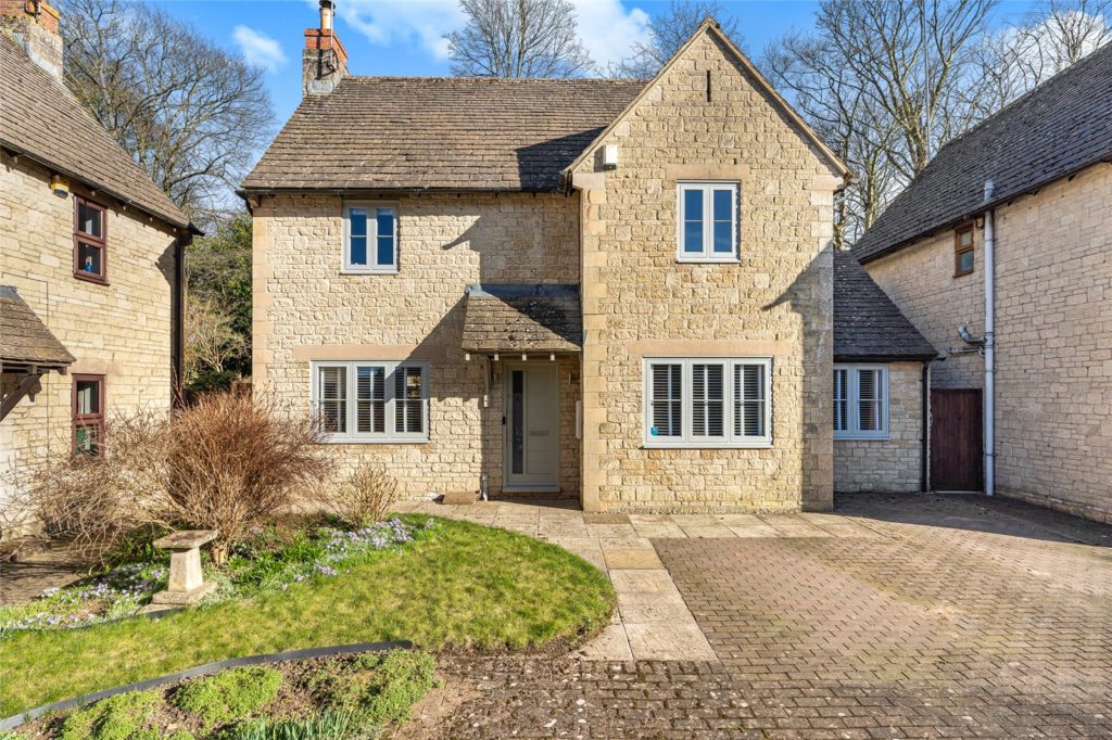 Glovers Close, Chipping Norton, Oxfordshire, OX7 5AY