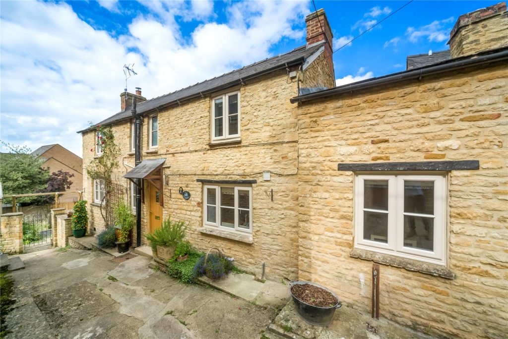 Victoria Place, Chipping Norton, Oxfordshire, OX7 5NG