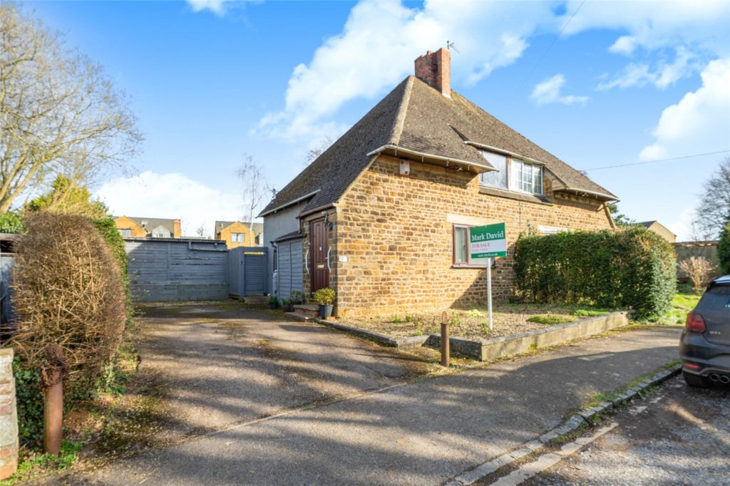 Arden Close, Drayton, Banbury, Oxfordshire, OX15 6EQ